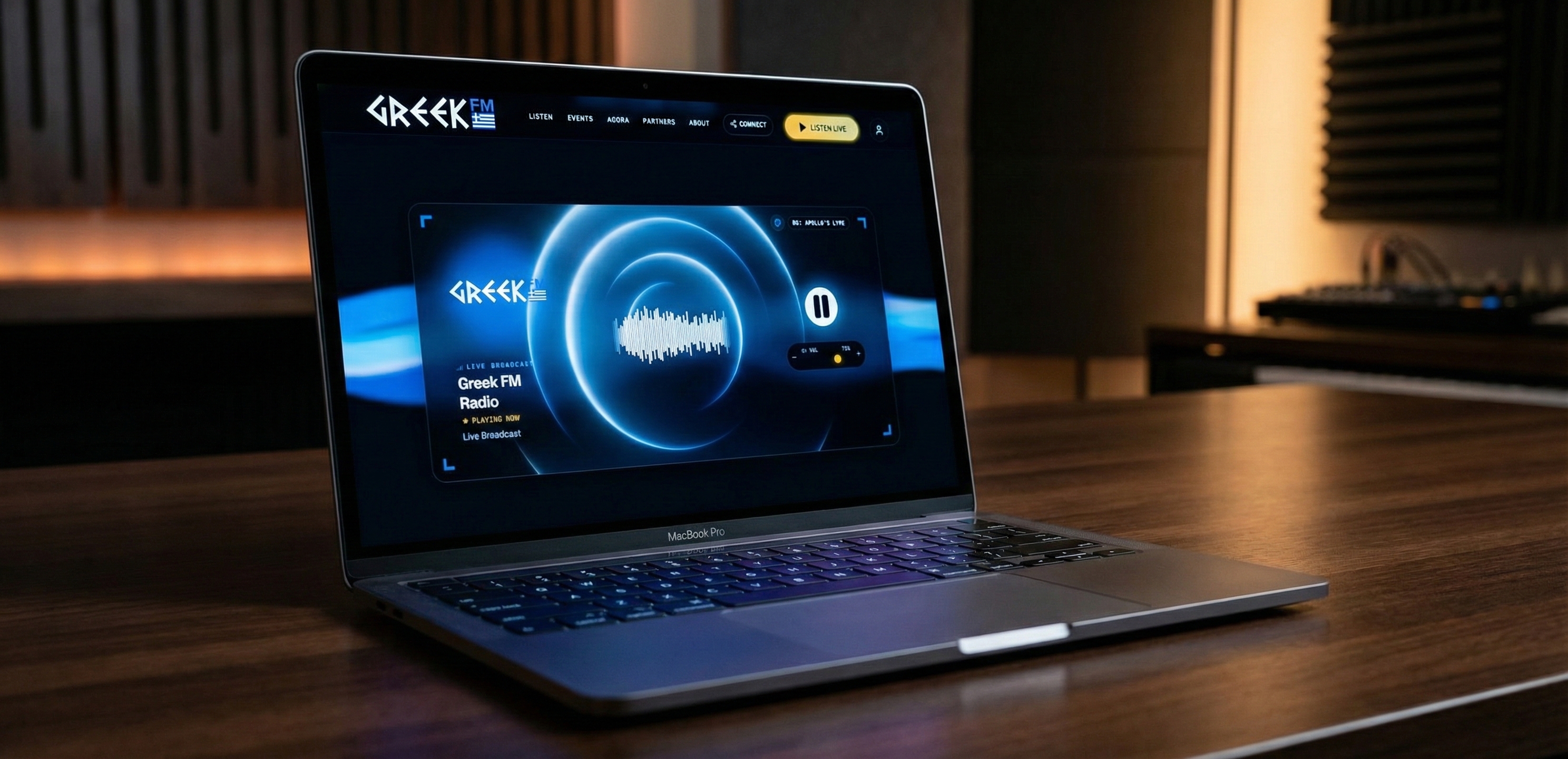 Greek FM running live on MacBook Pro in a recording studio